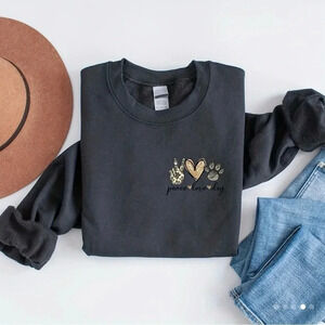 Peace Love Dog women’s sweater‎